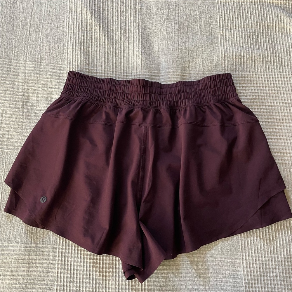 Lululemon Athletica Shake It Out High-Rise Running
Short 2.5" Plum - Picture 5 of 6